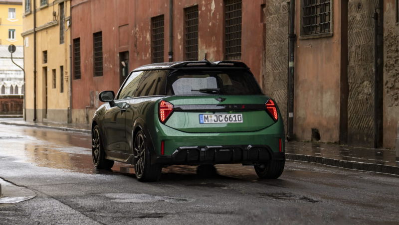 Представлен MINI Cooper S в исполнении John Cooper Works Trim. Чем он интересен